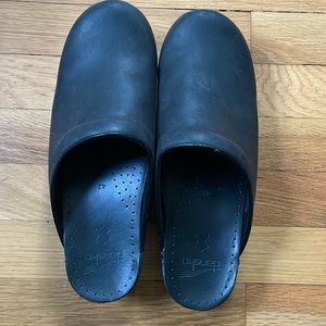 Dansko Clogs Size 42!